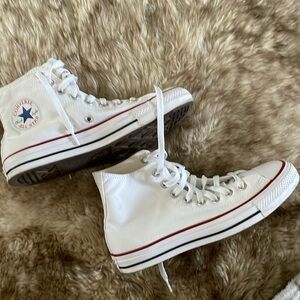 Men’s classic Converse white size 6.5W